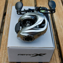 Laden Sie das Bild in den Galerie-Viewer, BFT Instinct INSX8 Baitcastrolle (Linkshand) / Baitcasting reel (left-handed)